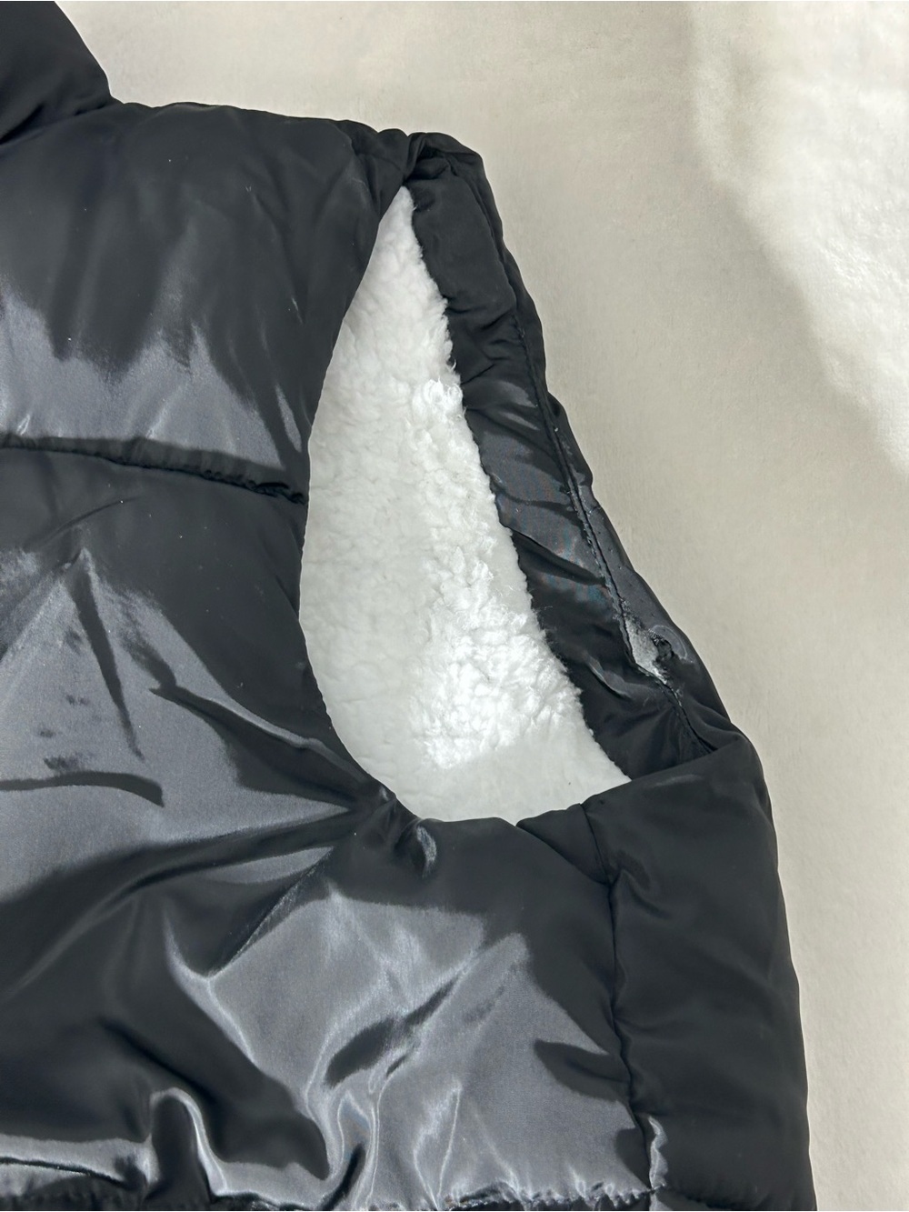 Liv & Lottie Black Puffer Vest Stand Collar Cinch Waist White Fuzzy Lining Sz M - Picture 11 of 12